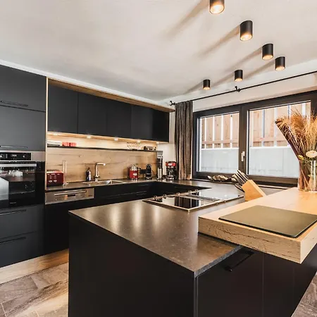 Wilderer 2-4 Personen لوتاش